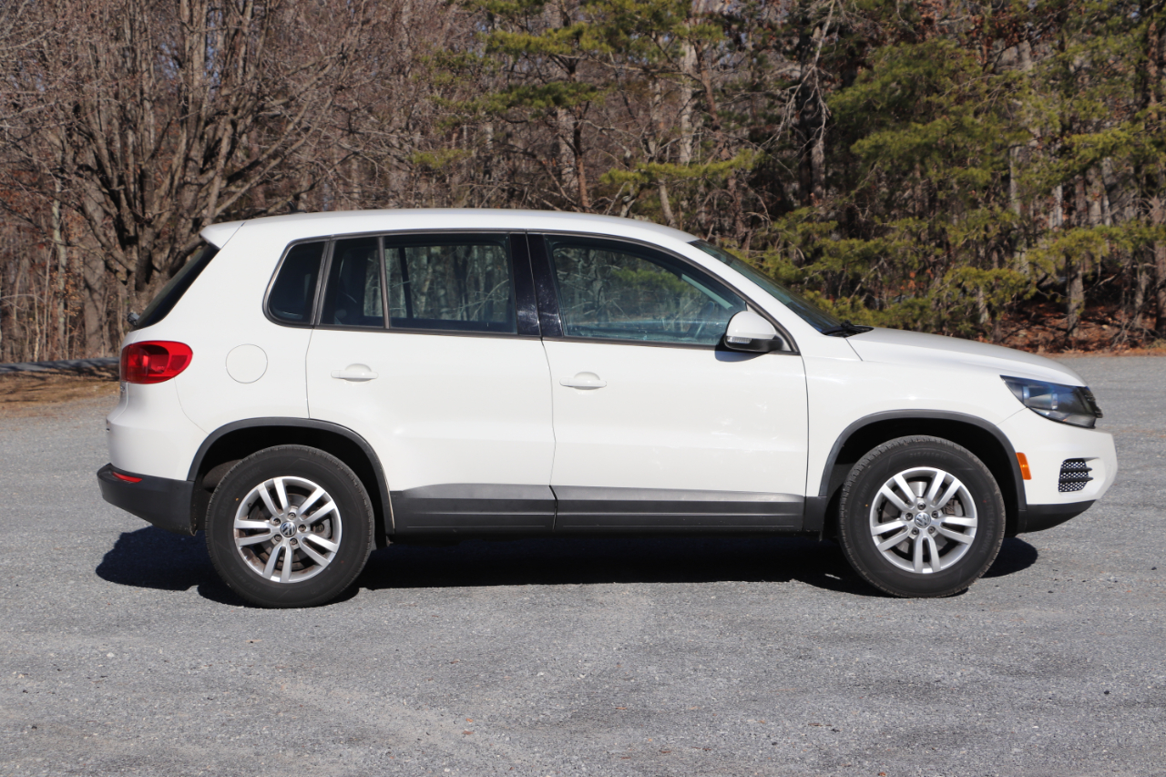 Volkswagen Tiguan S 2013