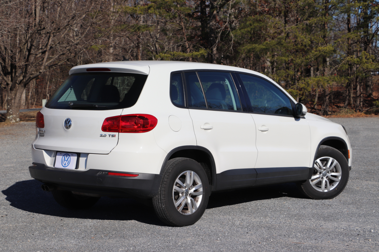 Volkswagen Tiguan S 2013