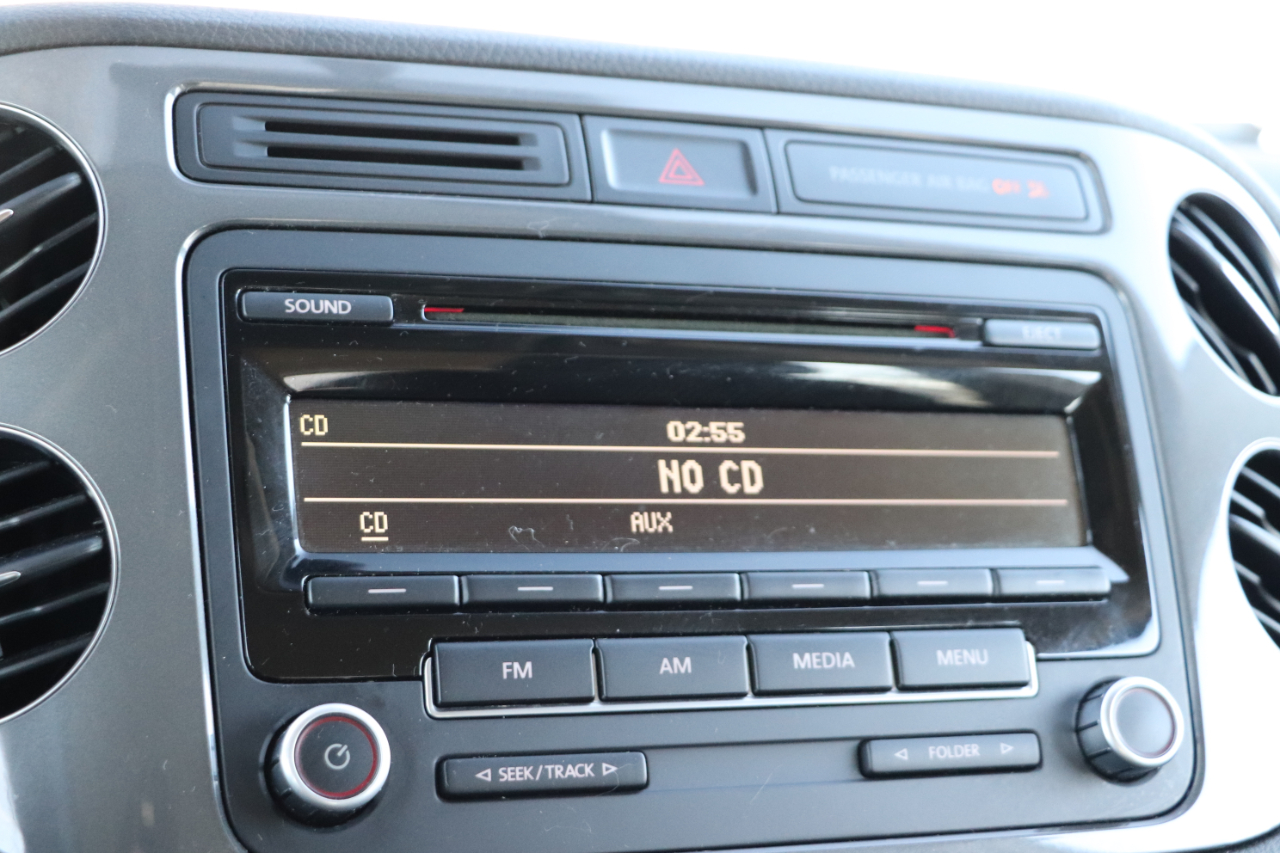 Volkswagen Tiguan S 2013