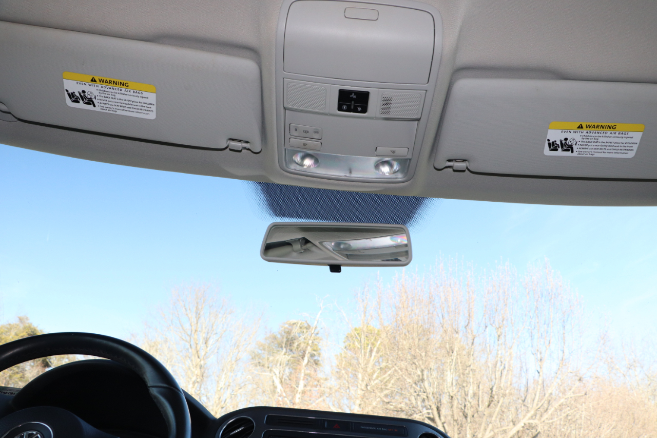 Volkswagen Tiguan S 2013