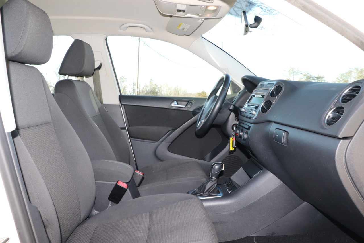 Volkswagen Tiguan S 2013