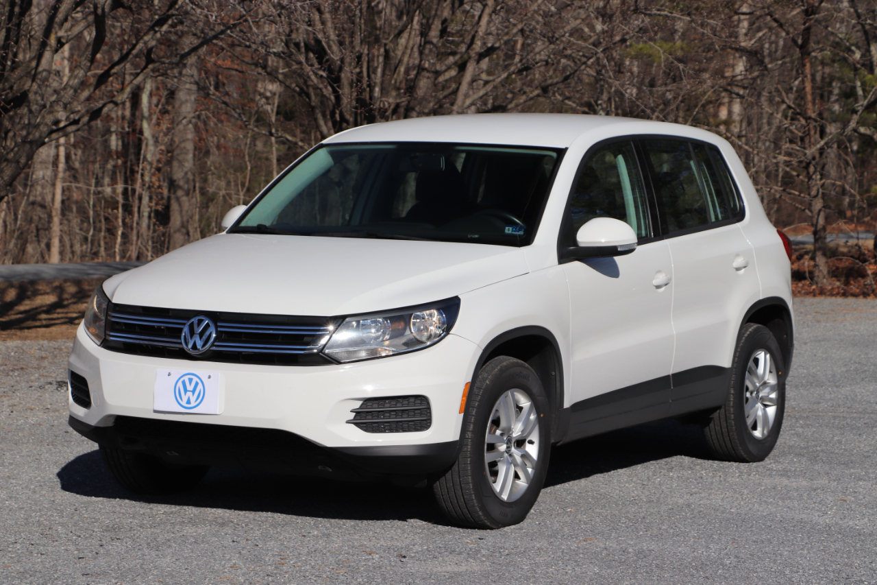 Volkswagen Tiguan S 2013
