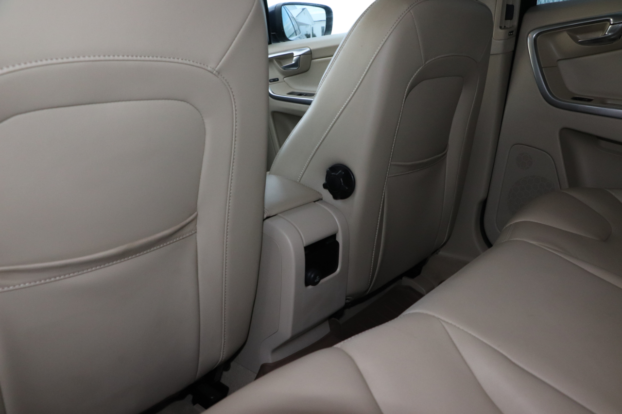 Volvo XC60 T6 4D SUV AWD 2015