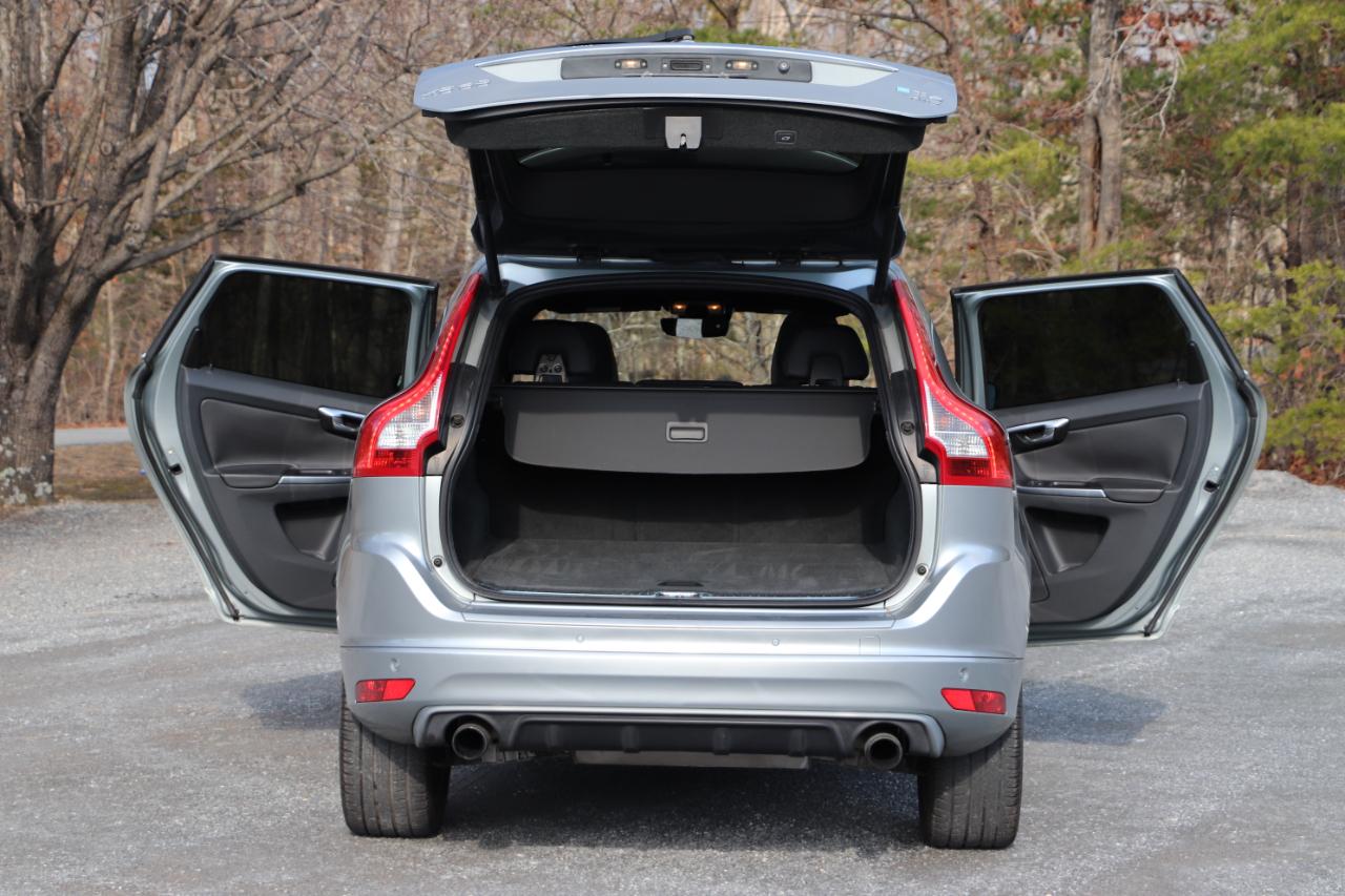 Volvo XC60 2015.5 AWD 4dr T6 R-Design 2015