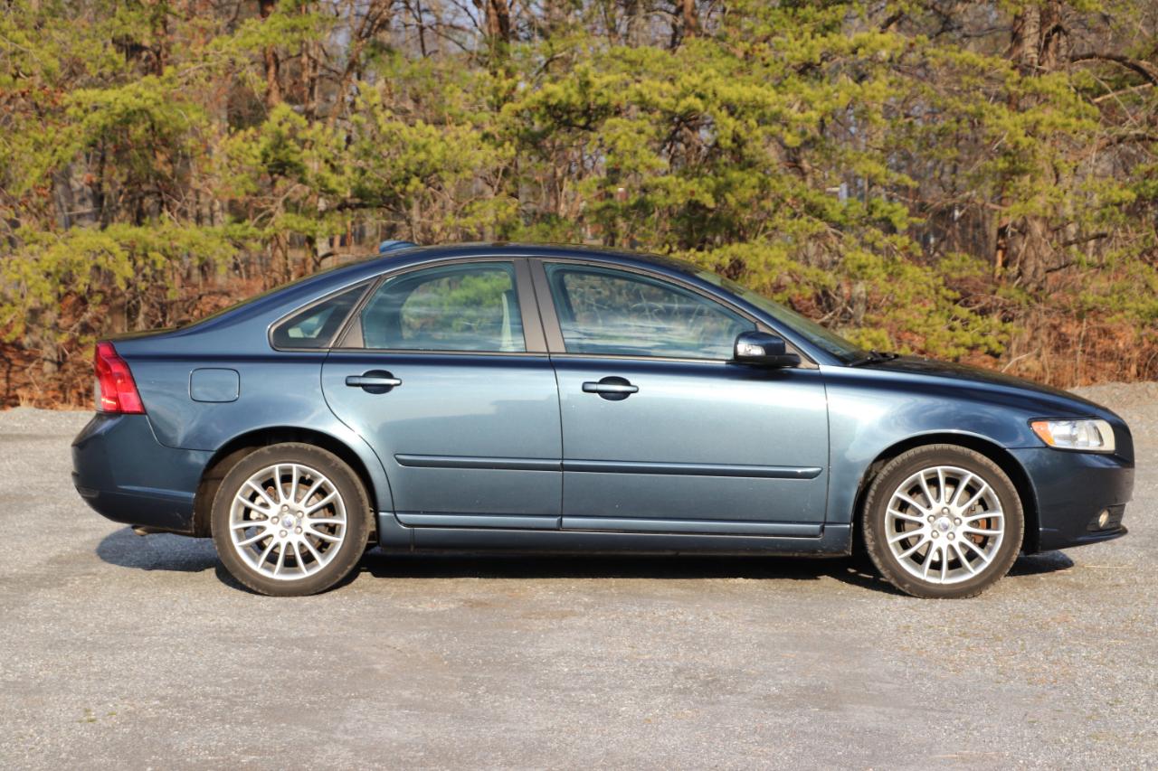 Volvo S40 4dr Sdn 2.4L FWD 2009