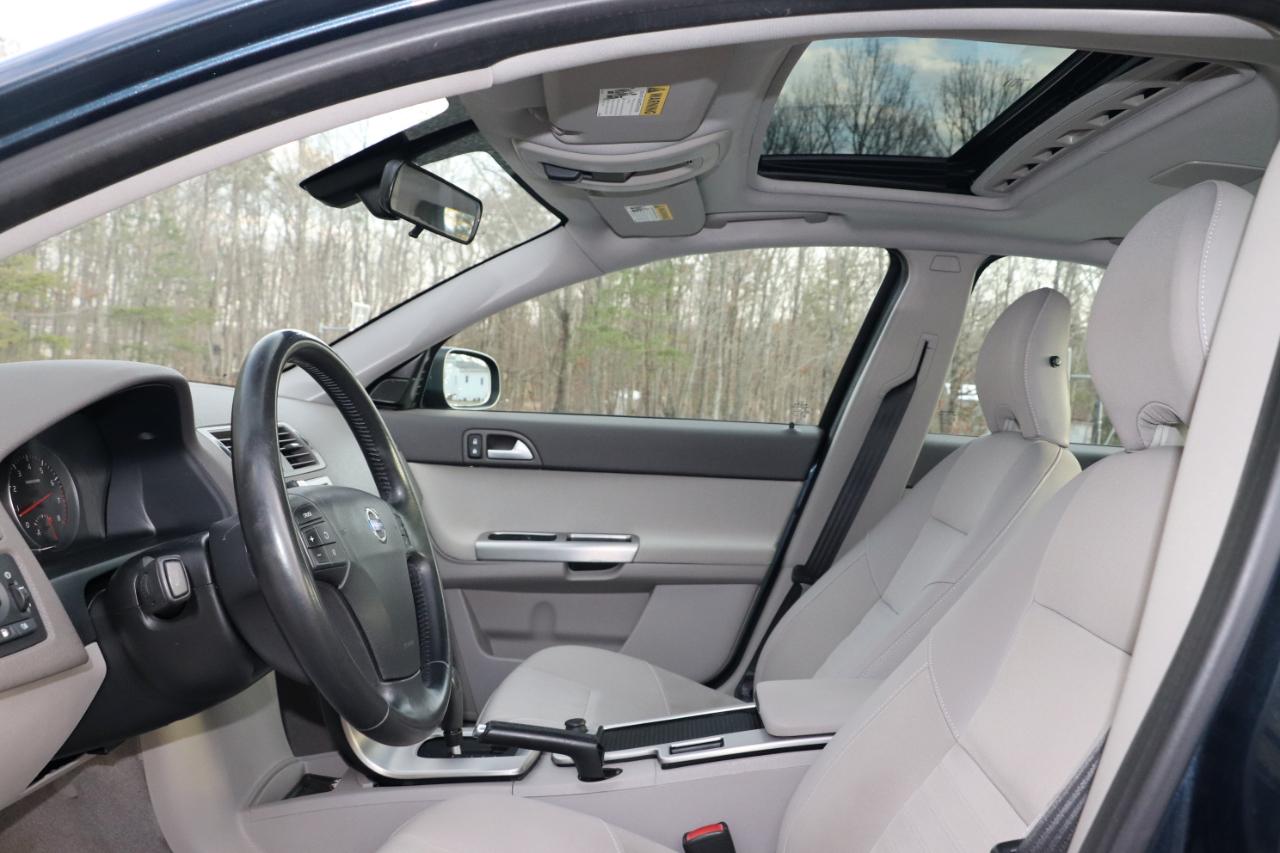 Volvo S40 4dr Sdn 2.4L FWD 2009