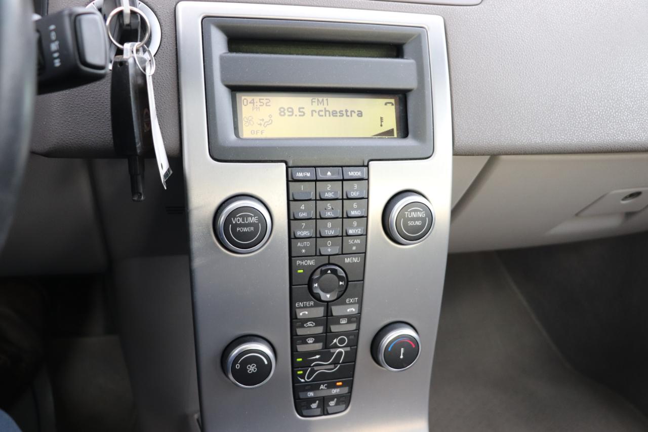 Volvo S40 4dr Sdn 2.4L FWD 2009