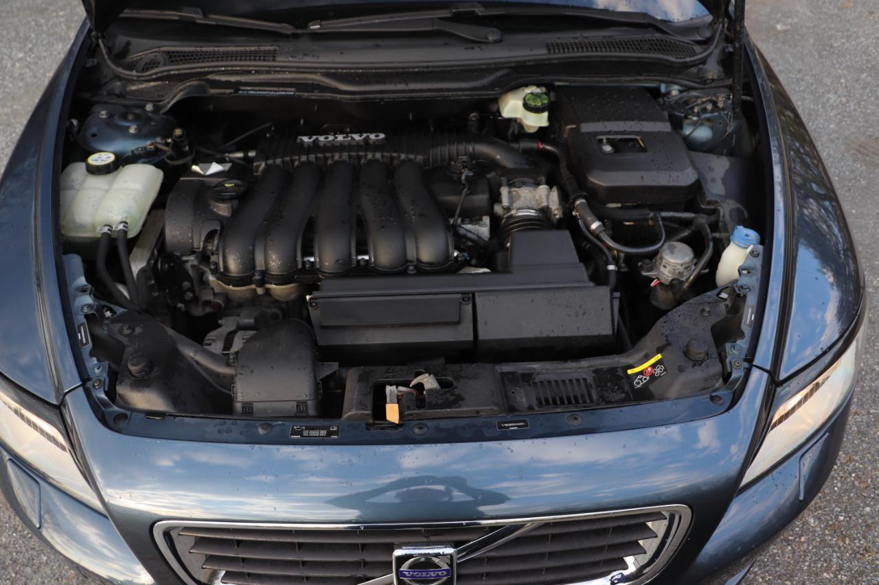 Volvo S40 4dr Sdn 2.4L FWD 2009