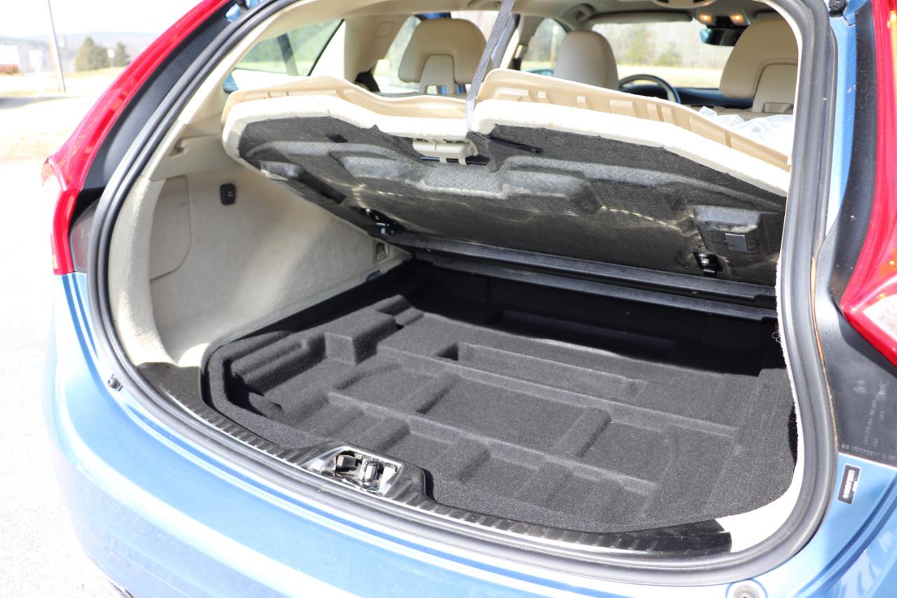 Volvo V60 2015.5 4dr Wgn T5 Drive-E Platinum FWD 2015