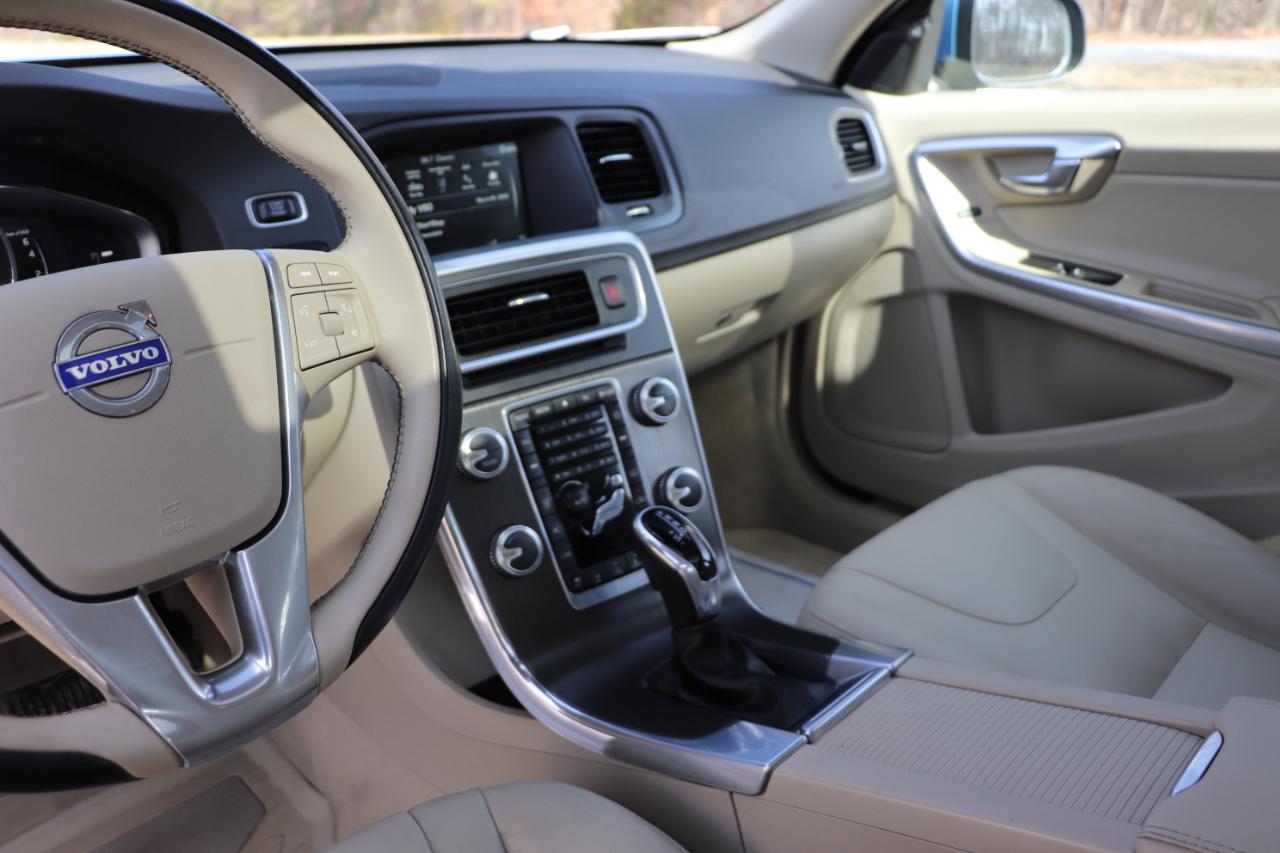 Volvo V60 2015.5 4dr Wgn T5 Drive-E Platinum FWD 2015