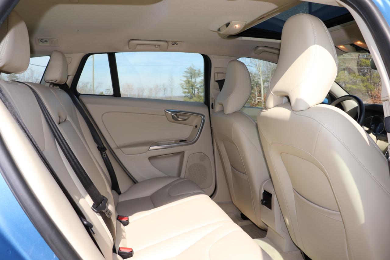 Volvo V60 2015.5 4dr Wgn T5 Drive-E Platinum FWD 2015