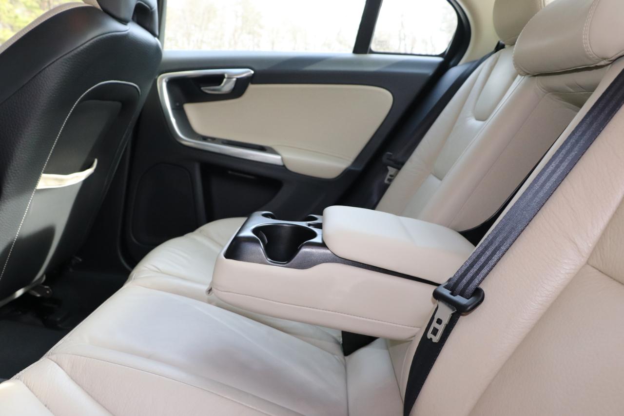 Volvo S60 AWD 4dr Sdn T6 2012