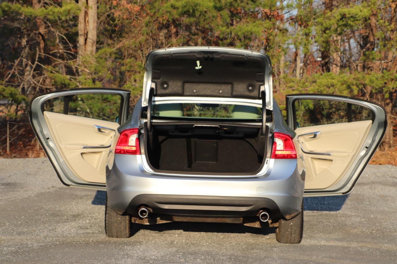 Volvo S60 4dr Sdn T5 Premier FWD 2013