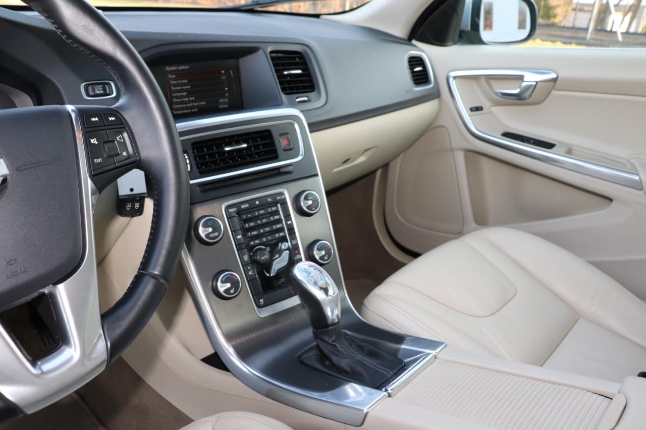 Volvo S60 4dr Sdn T5 Premier FWD 2013