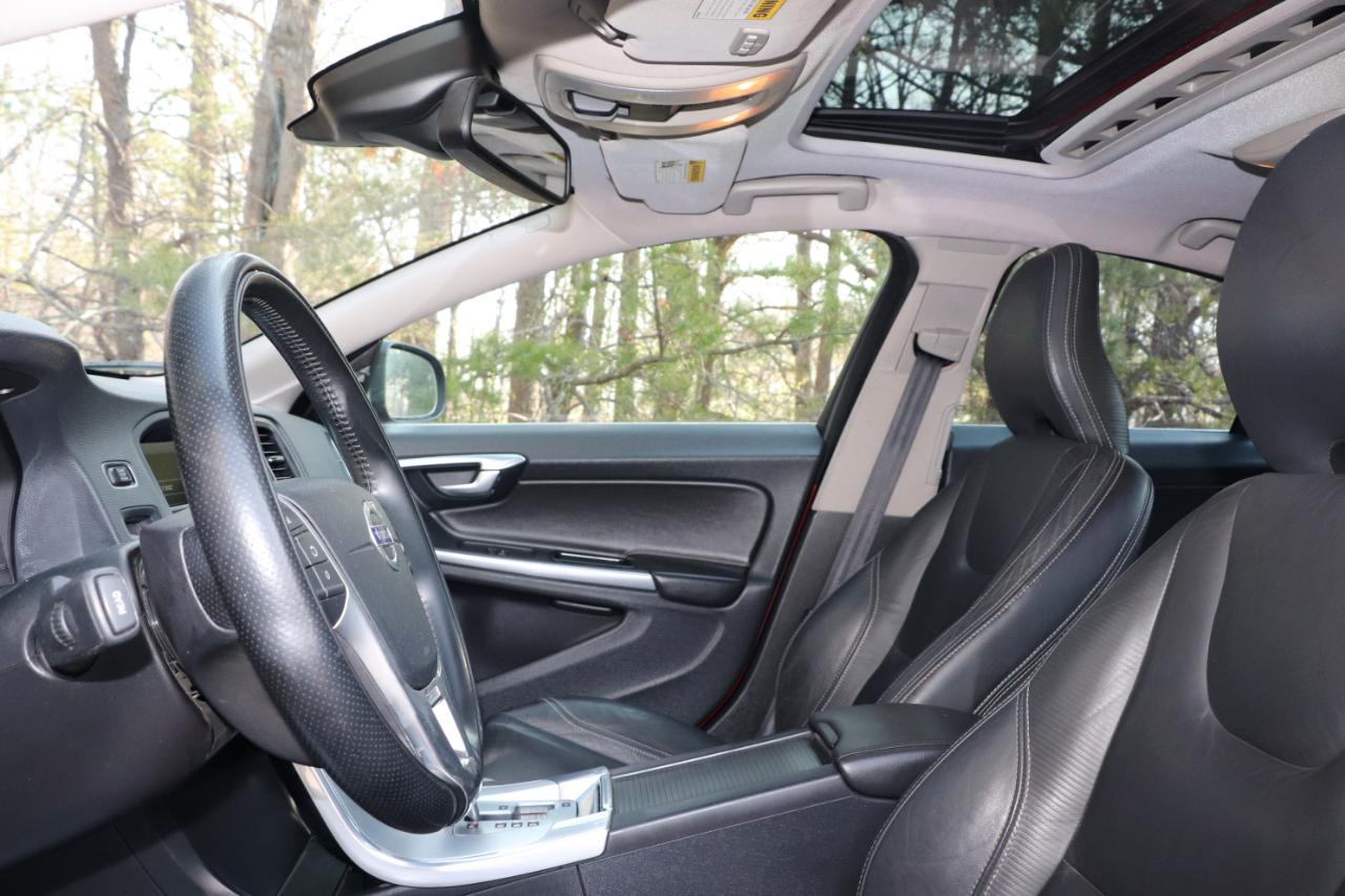 Volvo S60 4dr Sdn T6 R-Design AWD 2012