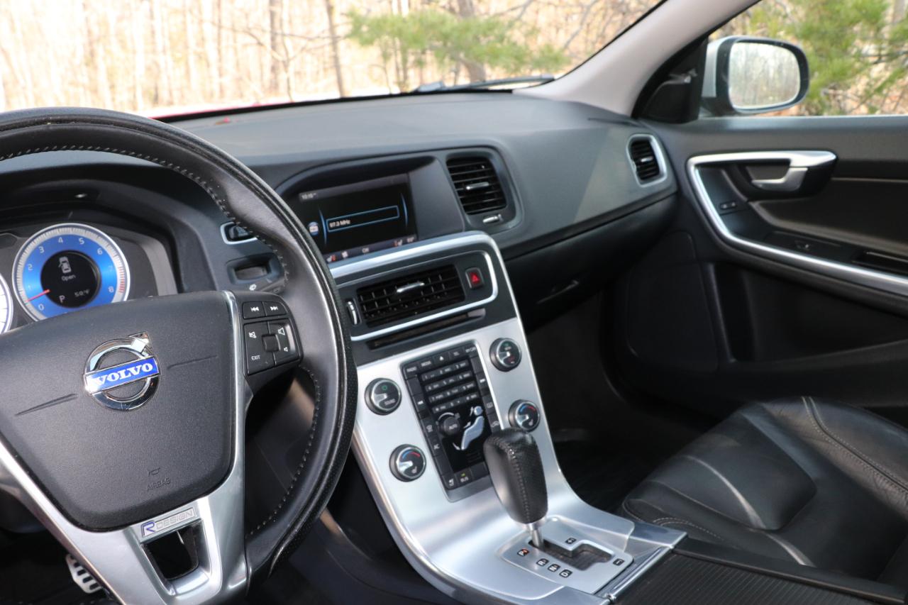 Volvo S60 4dr Sdn T6 R-Design AWD 2012