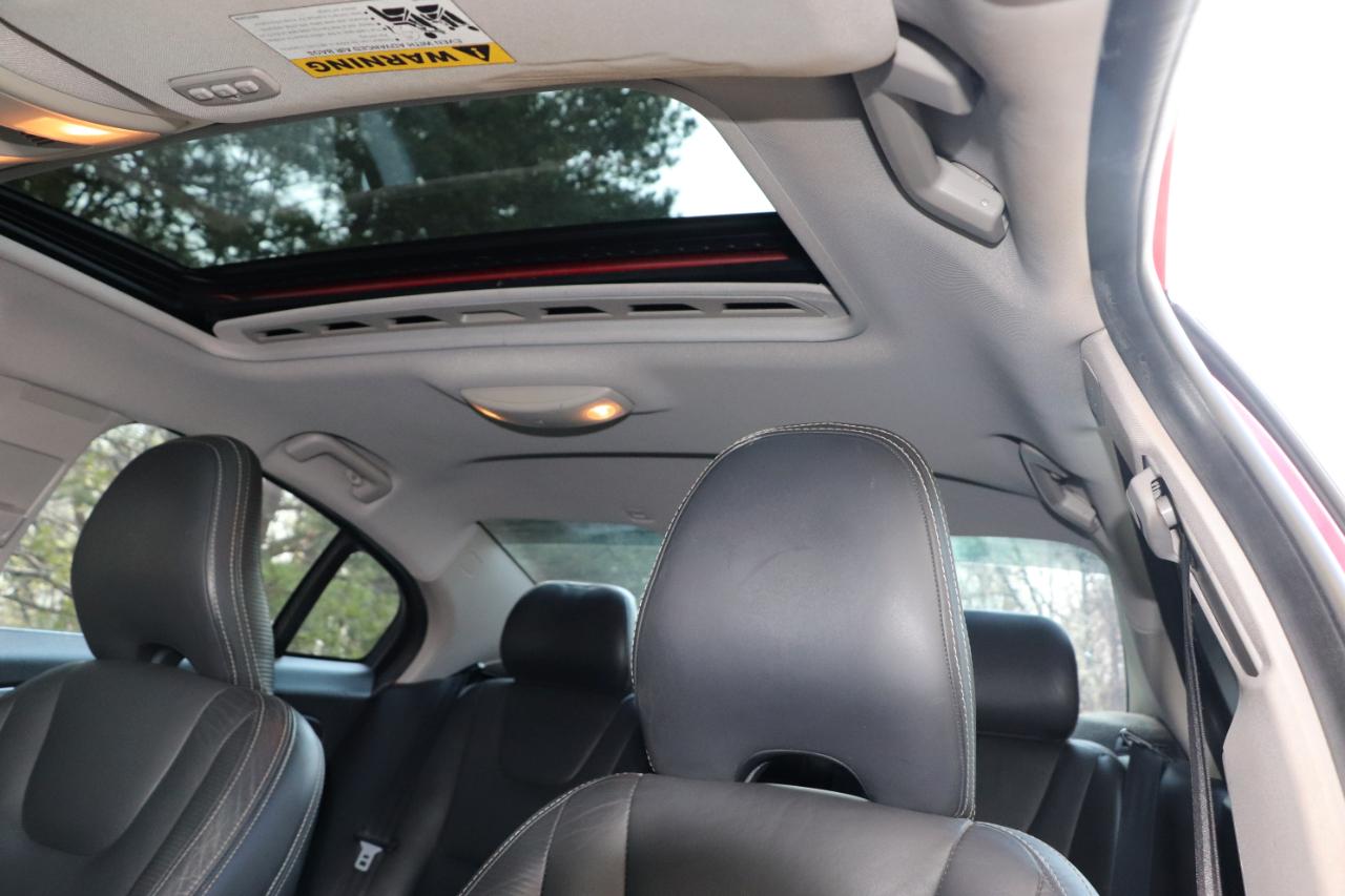 Volvo S60 4dr Sdn T6 R-Design AWD 2012