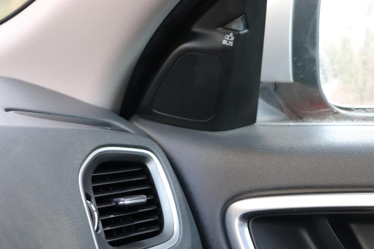 Volvo S60 4dr Sdn T6 R-Design AWD 2012