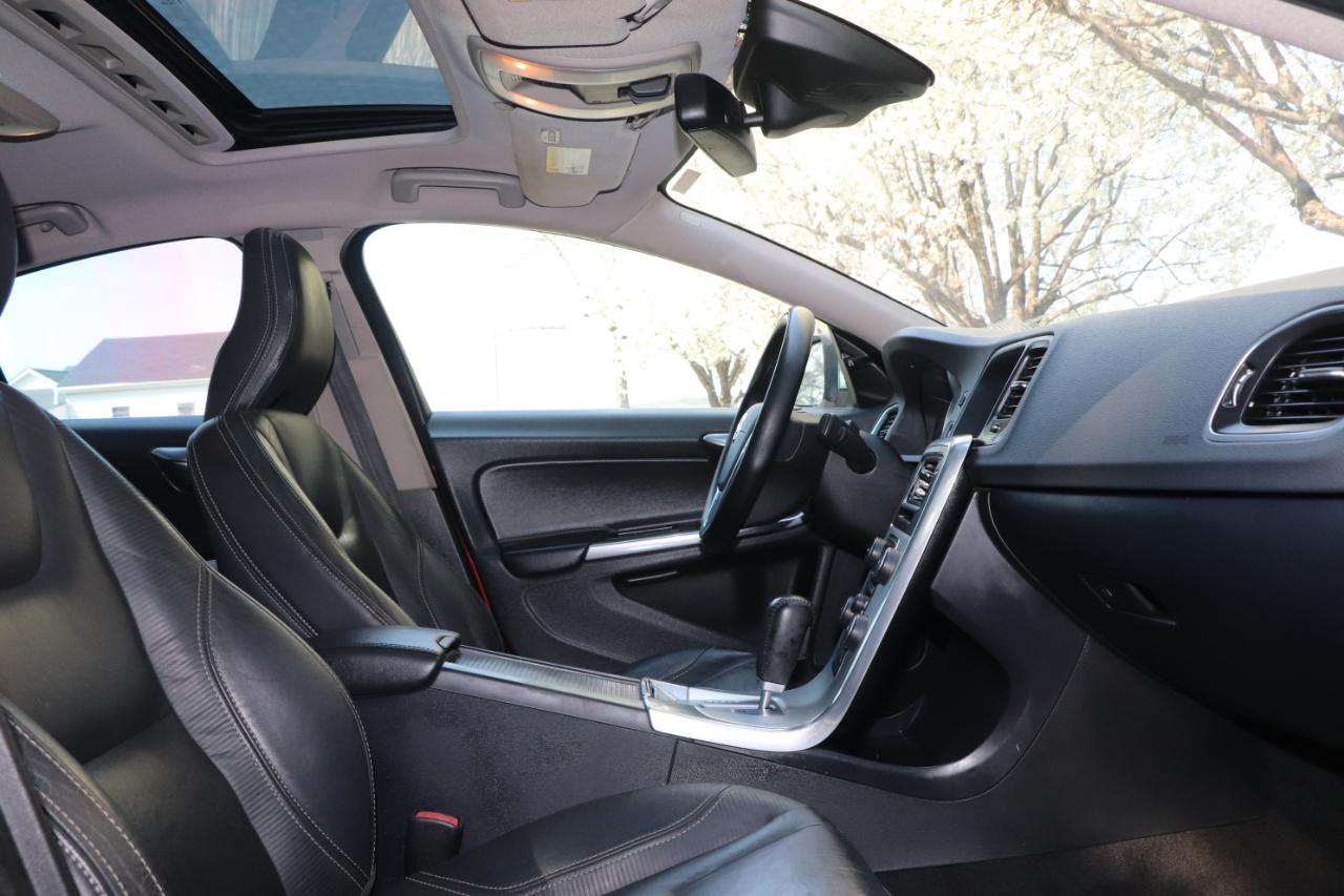 Volvo S60 4dr Sdn T6 R-Design AWD 2012