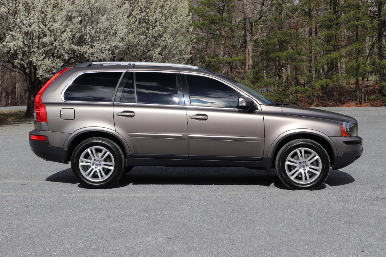 Volvo XC90  2010
