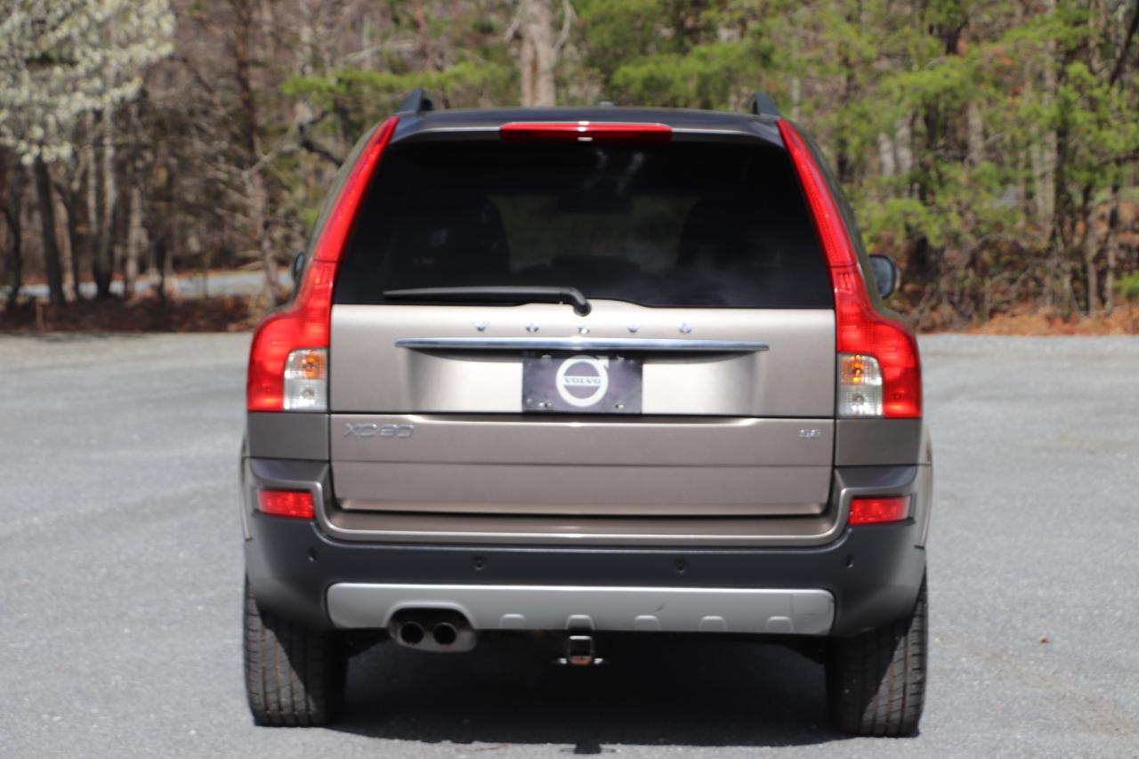 Volvo XC90  2010