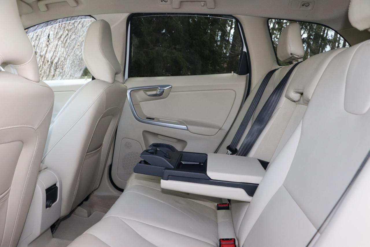 Volvo XC60 FWD 4dr T6 Drive-E Platinum 2016