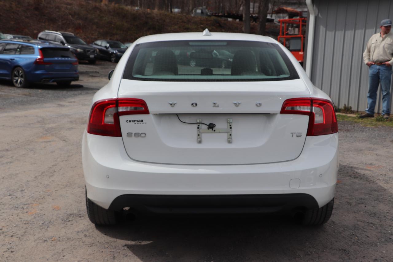 Volvo S60 FWD 4dr Sdn T5 2012