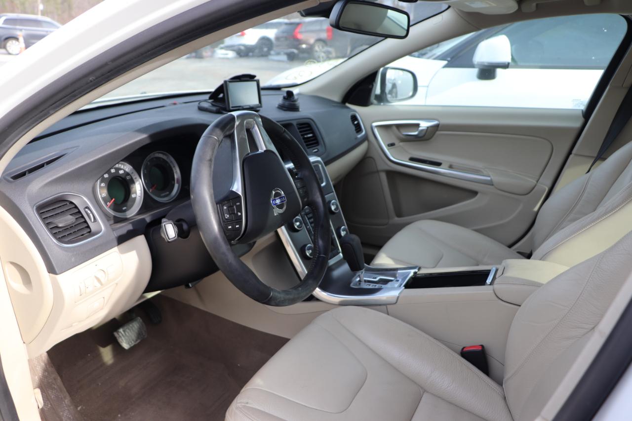 Volvo S60 FWD 4dr Sdn T5 2012