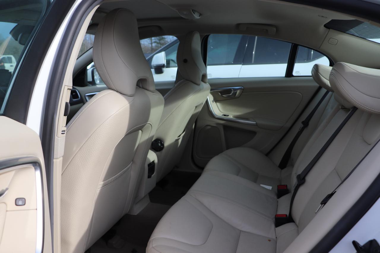 Volvo S60 FWD 4dr Sdn T5 2012