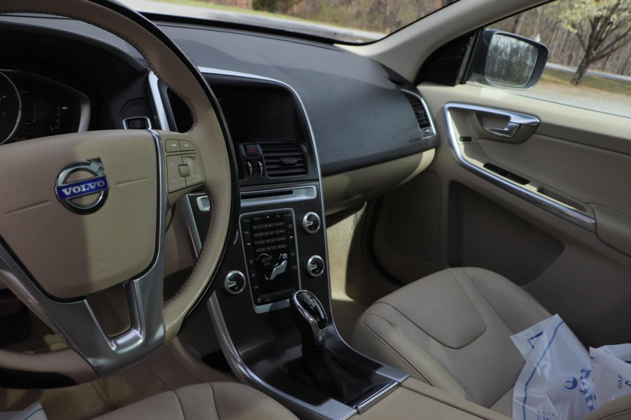 Volvo XC60 2015.5 AWD 4dr T5 2015