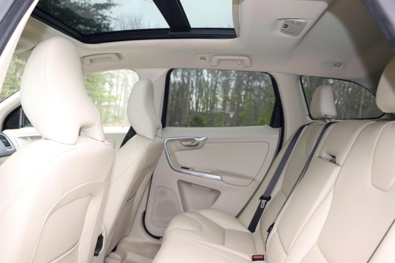 Volvo XC60 2015.5 AWD 4dr T6 Platinum 2015