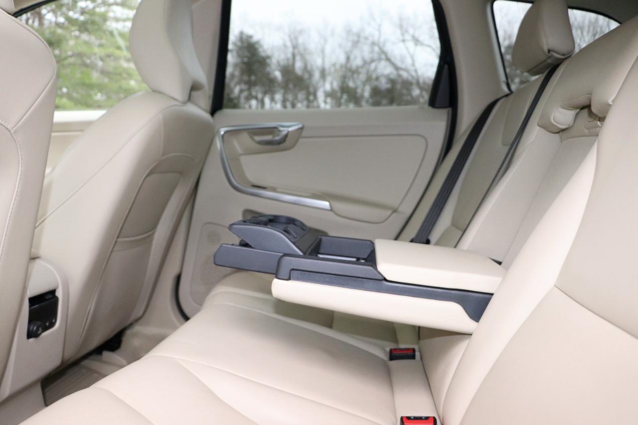 Volvo XC60 2015.5 AWD 4dr T6 Platinum 2015