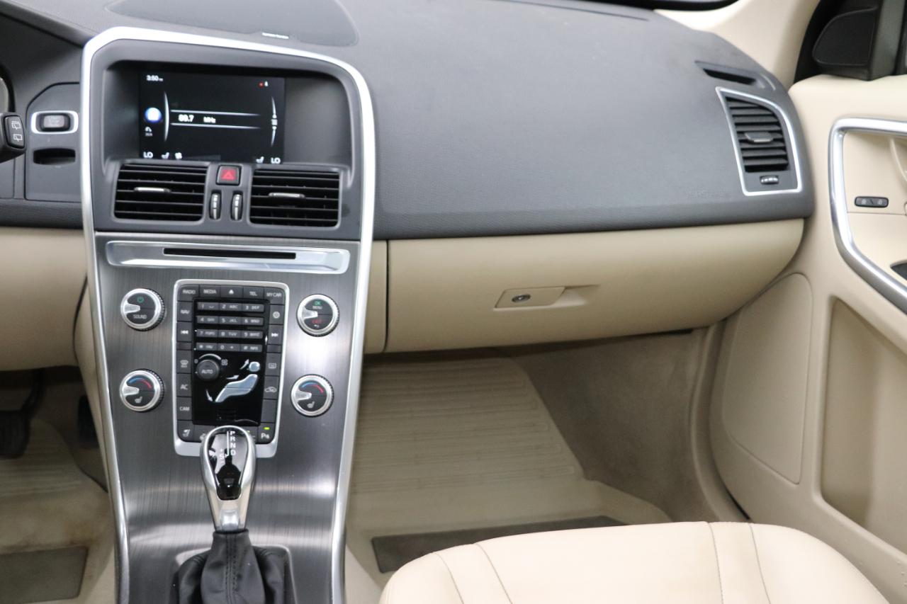 Volvo XC60 2015.5 AWD 4dr T6 Platinum 2015