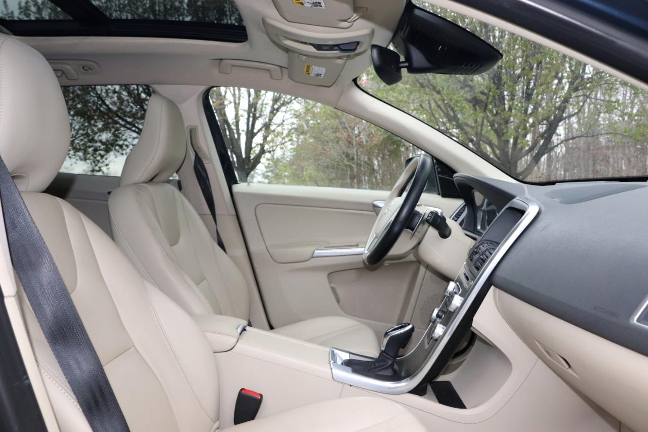 Volvo XC60 2015.5 AWD 4dr T6 Platinum 2015