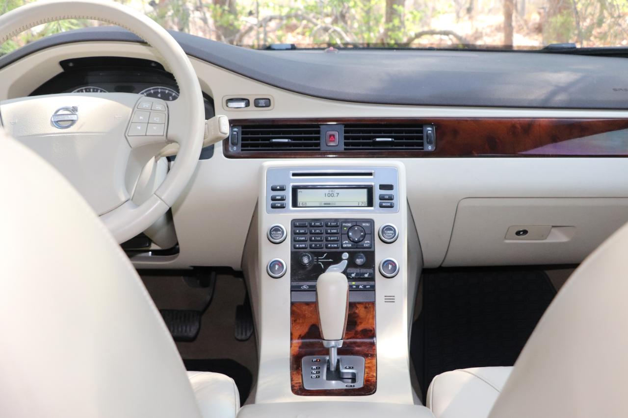 Volvo V70 4dr Wgn 2009