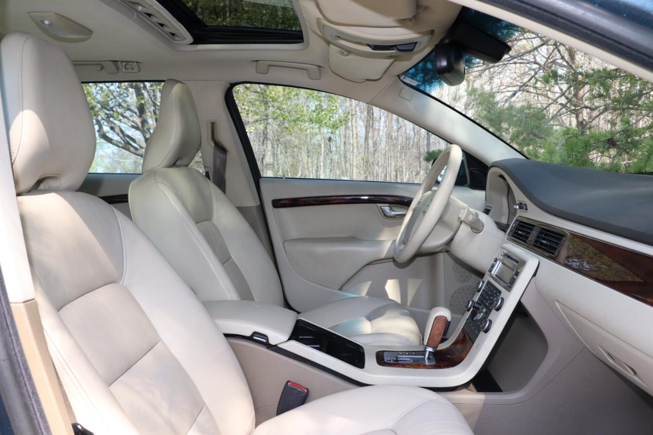 Volvo V70 4dr Wgn 2009