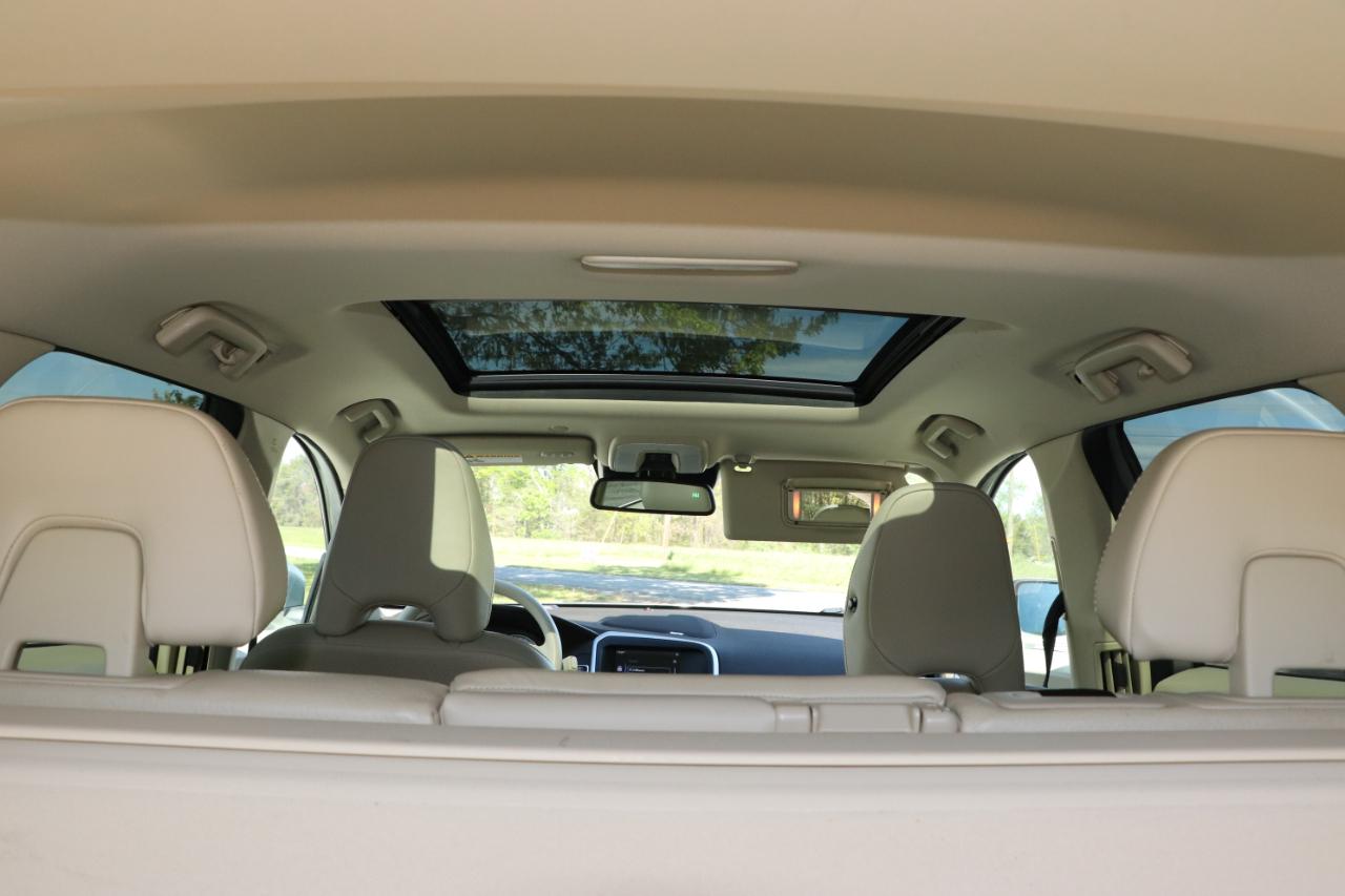 Volvo XC60 AWD 4dr 3.0L Platinum 2012