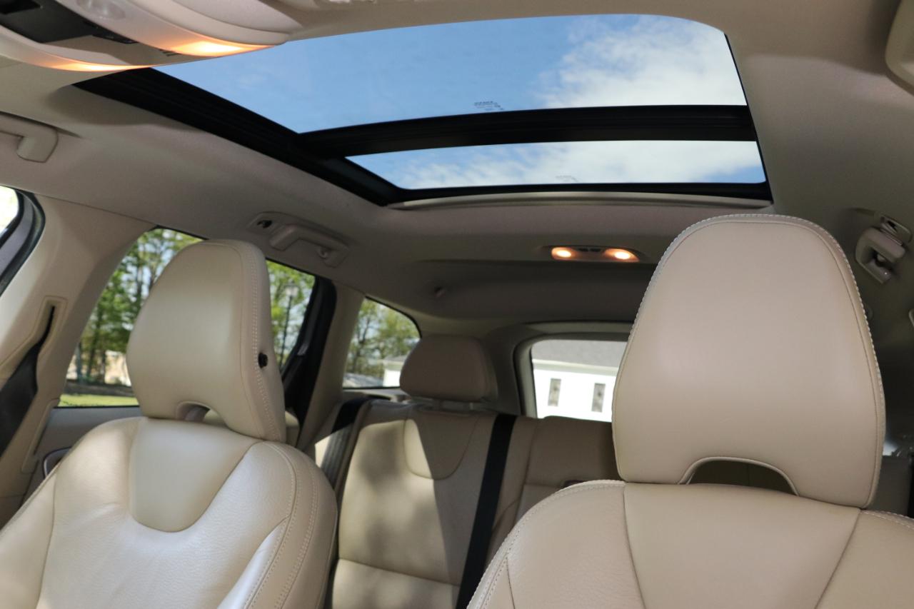 Volvo XC60 AWD 4dr 3.0L Platinum 2012