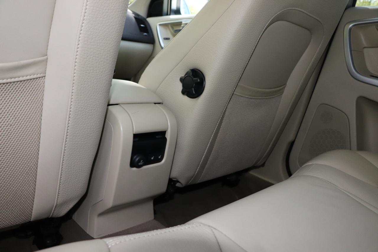 Volvo XC60 AWD 4dr 3.0L Platinum 2012