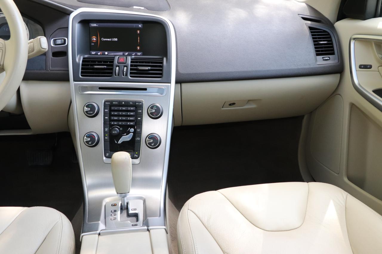 Volvo XC60 AWD 4dr 3.0L Platinum 2012