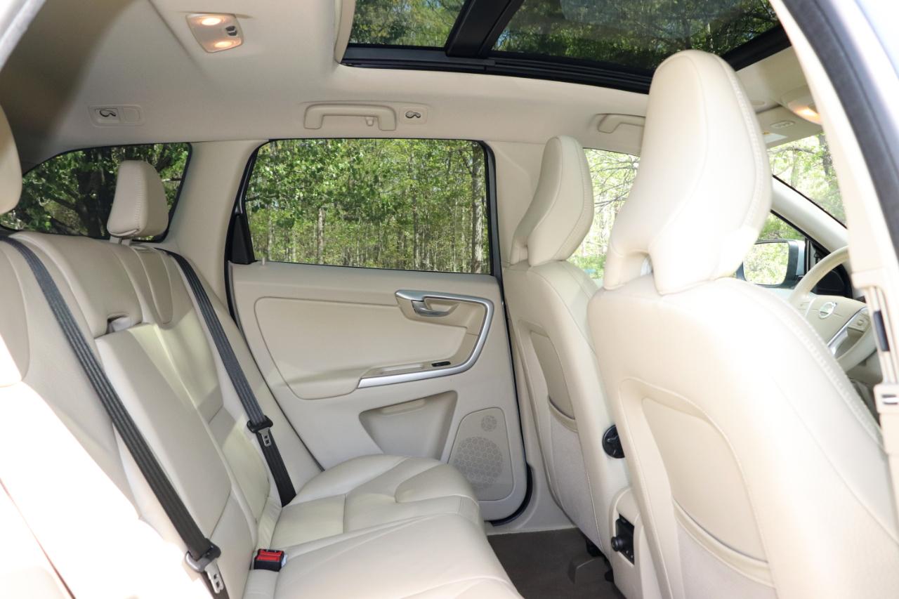 Volvo XC60 AWD 4dr 3.0L Platinum 2012