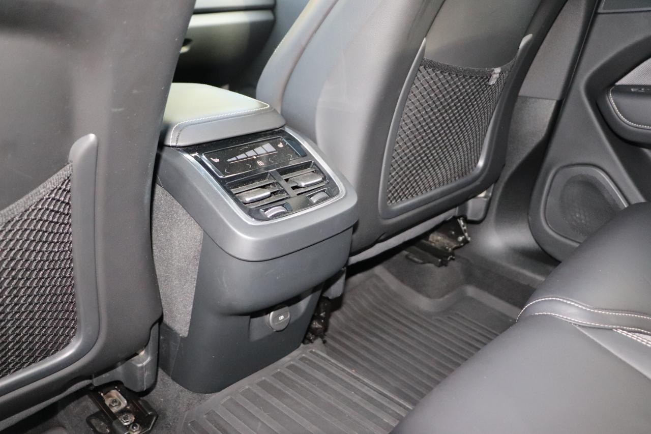 Volvo XC60 T5 AWD R-Design 2021