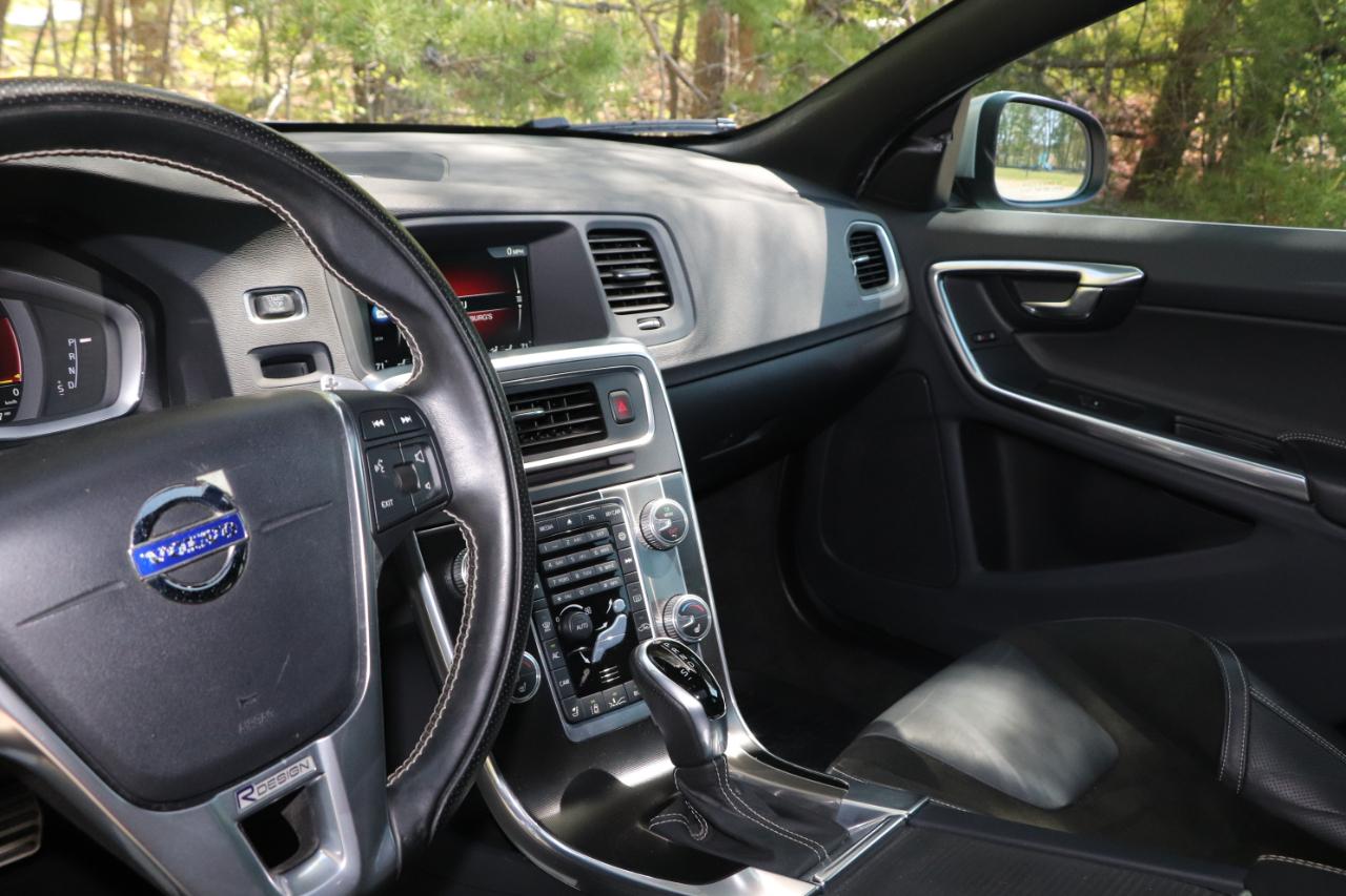 Volvo V60 2015.5 4dr Wgn T6 R-Design Platinum AWD 2015