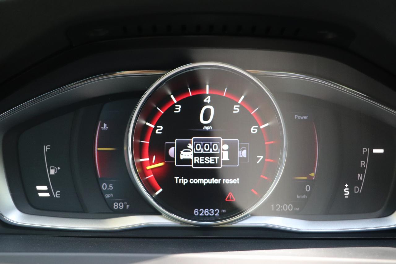 Volvo V60 2015.5 4dr Wgn T6 R-Design Platinum AWD 2015