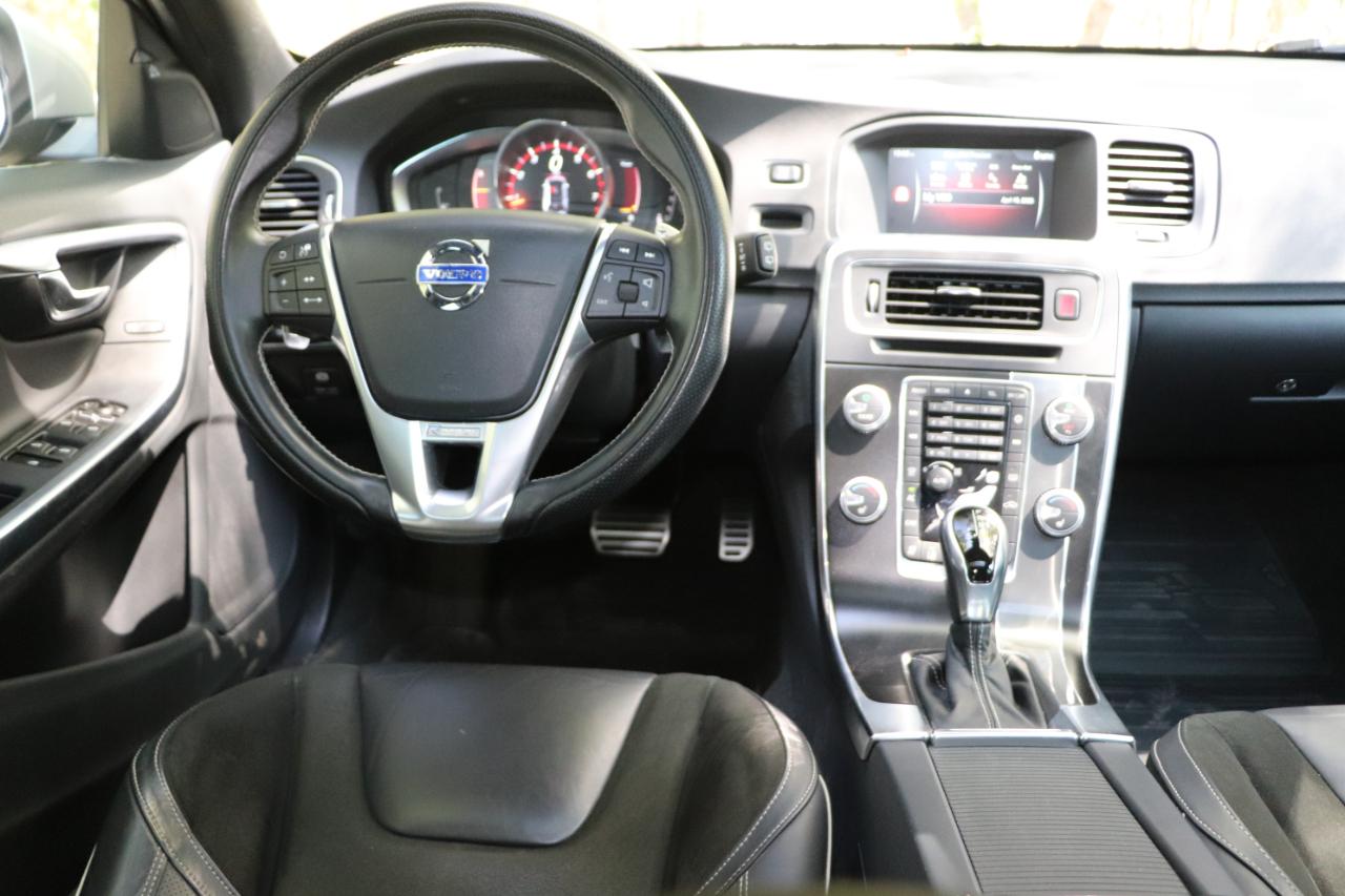 Volvo V60 2015.5 4dr Wgn T6 R-Design Platinum AWD 2015