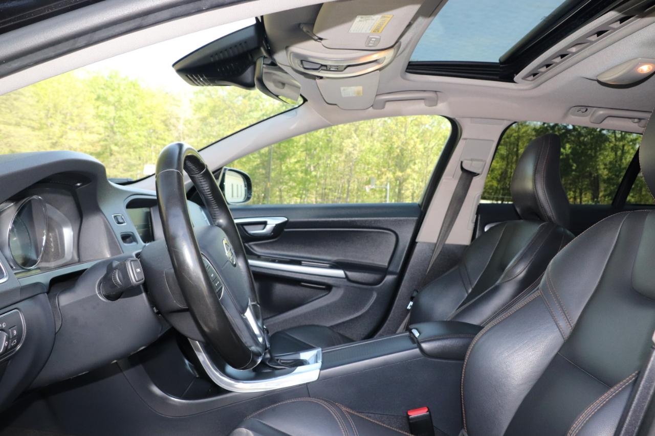 Volvo V60 Cross Country 4dr Wgn T5 Platinum AWD 2016