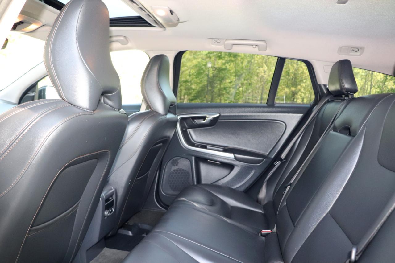 Volvo V60 Cross Country 4dr Wgn T5 Platinum AWD 2016