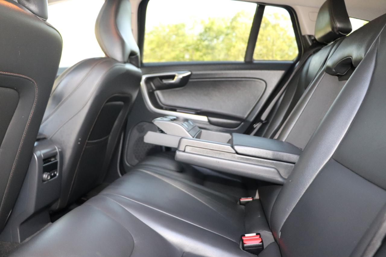 Volvo V60 Cross Country 4dr Wgn T5 Platinum AWD 2016