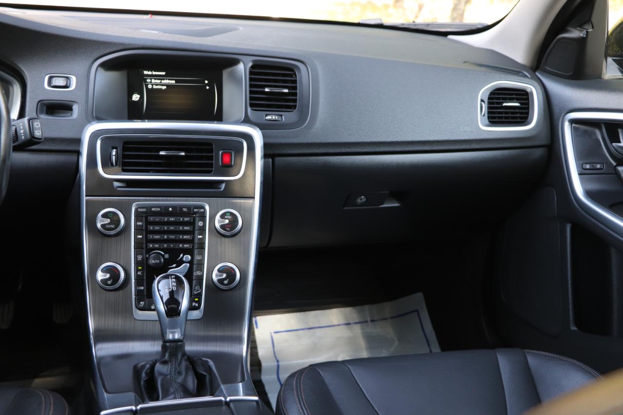 Volvo V60 Cross Country 4dr Wgn T5 Platinum AWD 2016