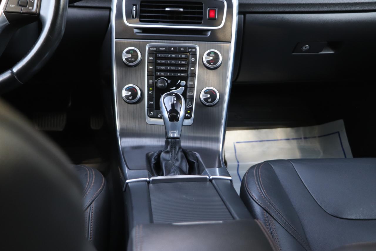 Volvo V60 Cross Country 4dr Wgn T5 Platinum AWD 2016